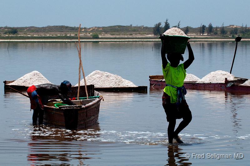 20090529_142119 D300 P1 S1.jpg - Lady carrying basin of salt, Pink Lake